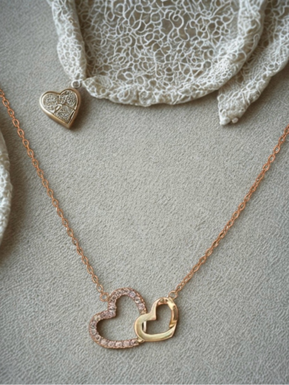 💛Gold-Tone Double Heart Pendant Necklace with Crystal Accent/NIP💛
